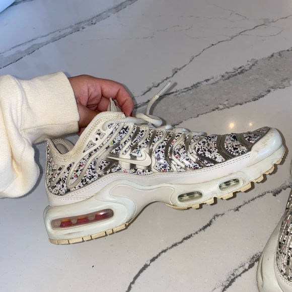 Nike air max plus in phantom silver - Picture 3 of 4